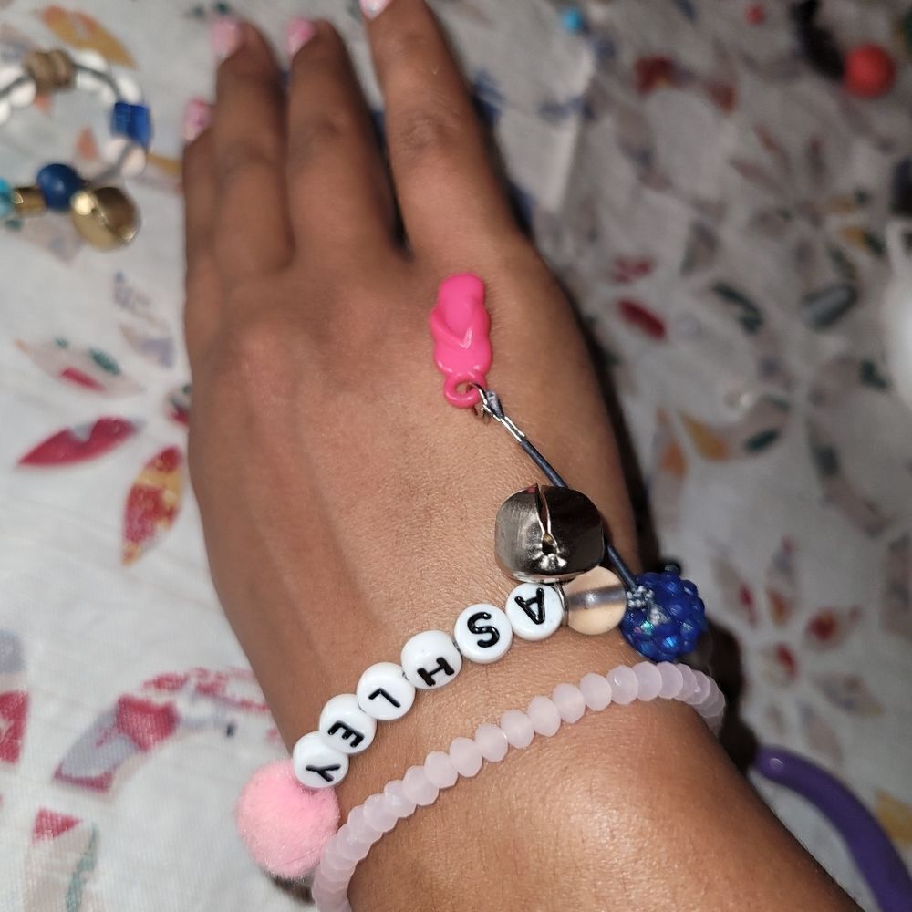 Handmade letter bundle/couple bracelets - Picture 2 of 10